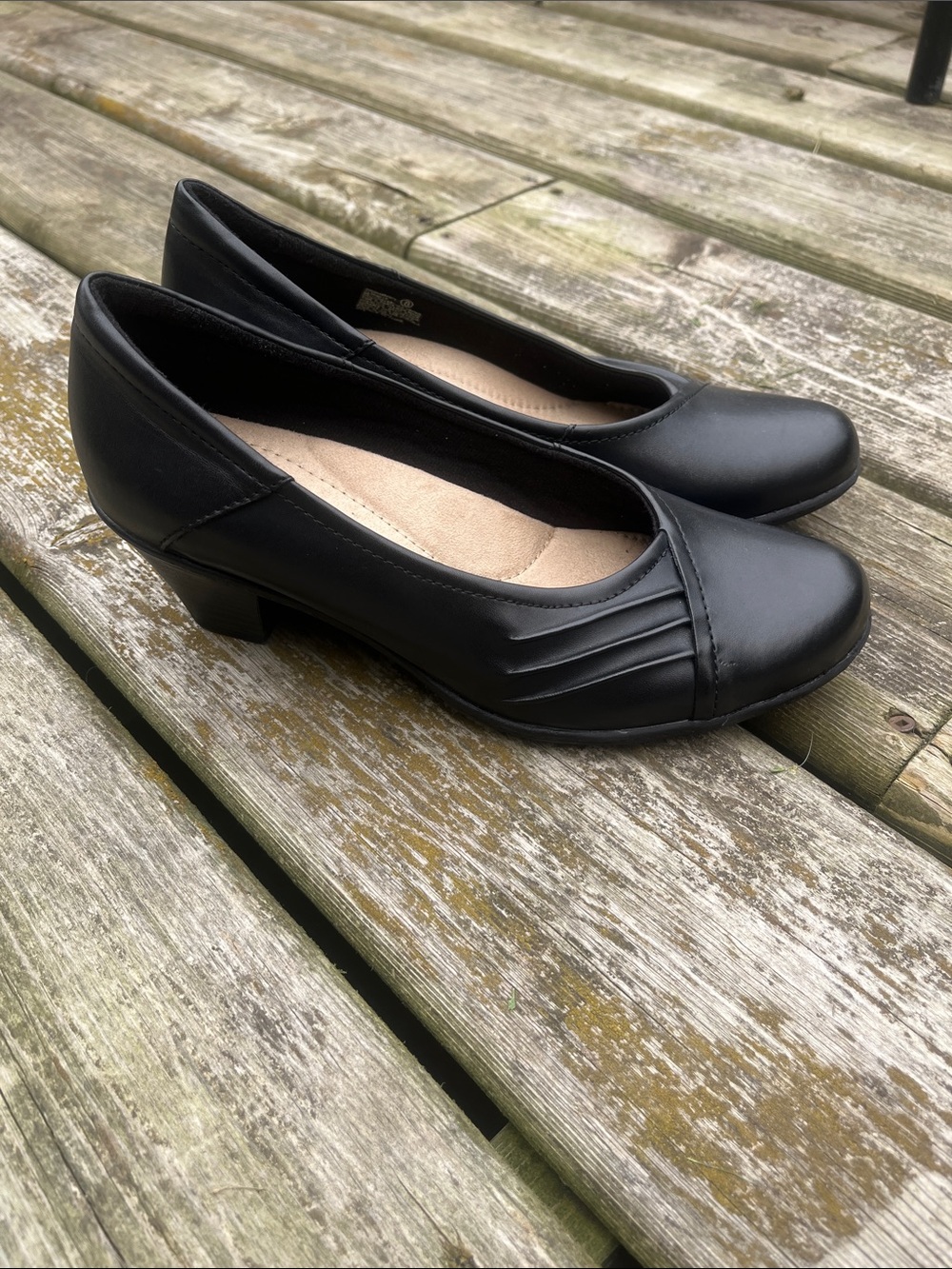 Earth Spirit Shelley Low Block Heel Pumps Size 8. Never worn Genuine Leather